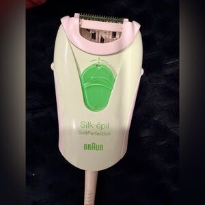 Braun Silk-épil SoftPerfection Epilator in Light Green